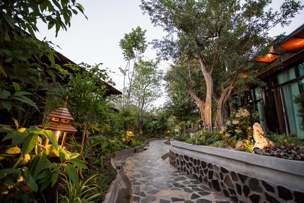 Foresto Sukhothai Guesthome Luaran gambar